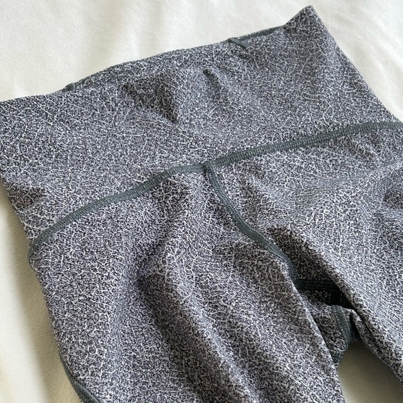 Lululemon Train Times Crop (17") Fractal Alpine White Black / Black Leggings Gym - Picture 7 of 14